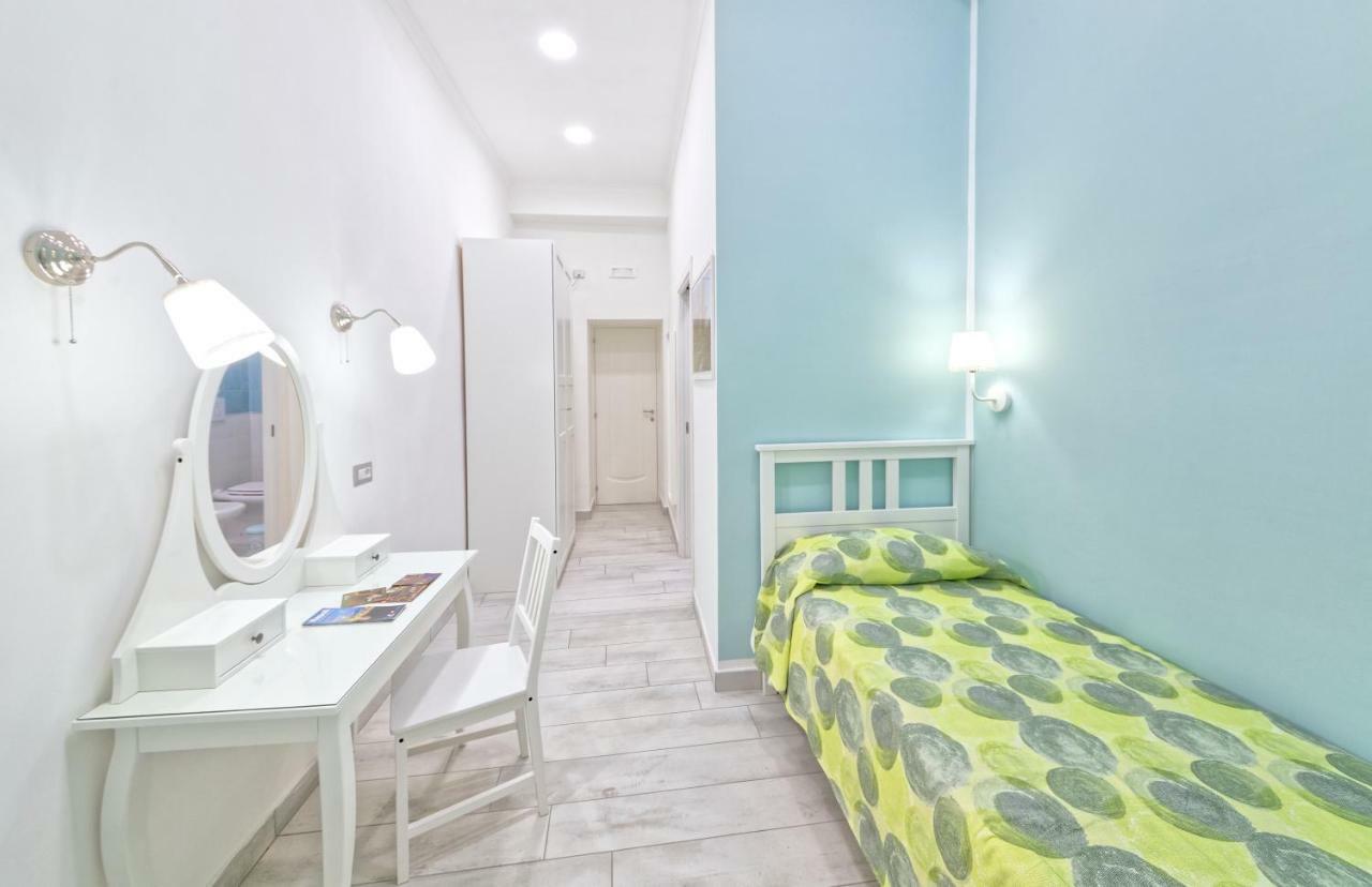 B&B Rest A Napoli Esterno foto